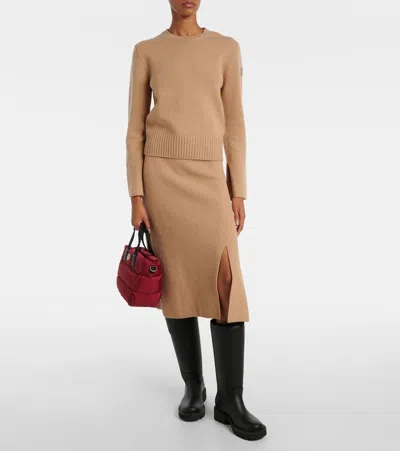 Moncler Caradoc Water-repellent Mini Tote Bag In Red