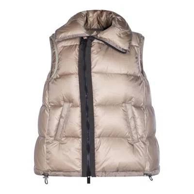 Sacai Quilted Zip-front Gilet In Gray