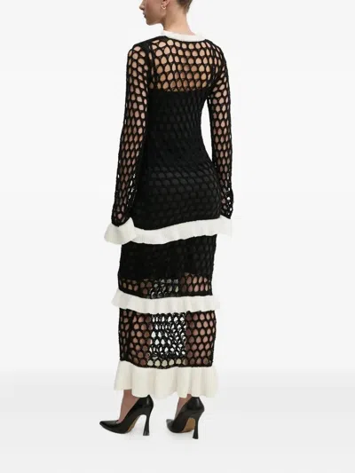 钩编针织荷叶边连衣裙