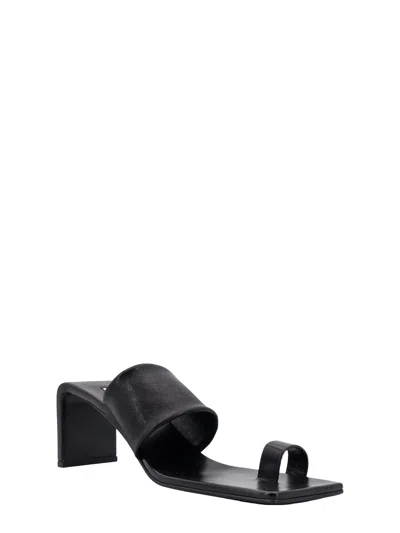 Jil Sander 50 Leather Ring-toe Sandals In Black