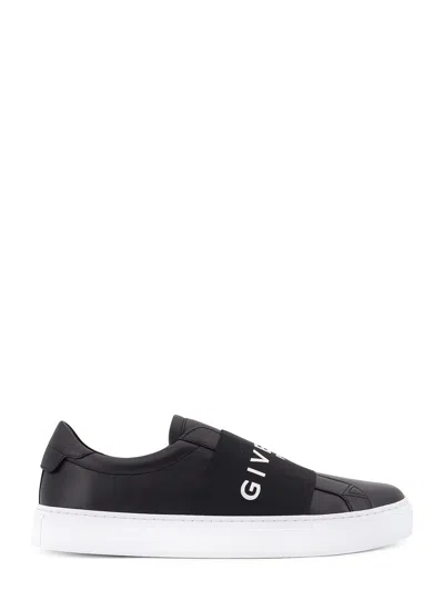 Givenchy Calfskin Leather Sneakers With Printed Logo And Contrasting Sole In Black