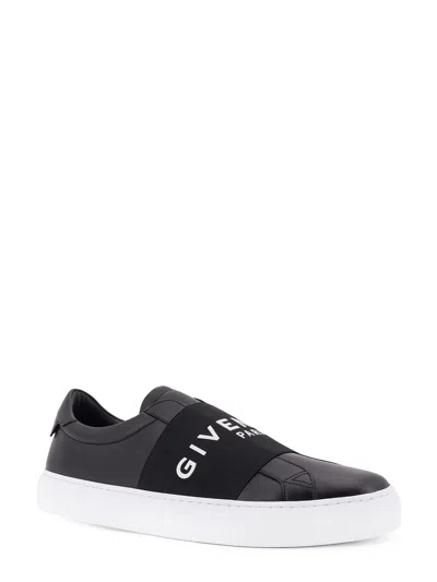 Givenchy Calfskin Leather Sneakers With Printed Logo And Contrasting Sole In Black