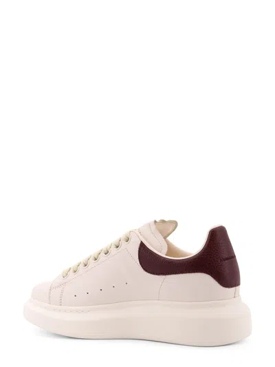Alexander Mcqueen Oversize Leather Sneakers With Back Contrasting Patch In White