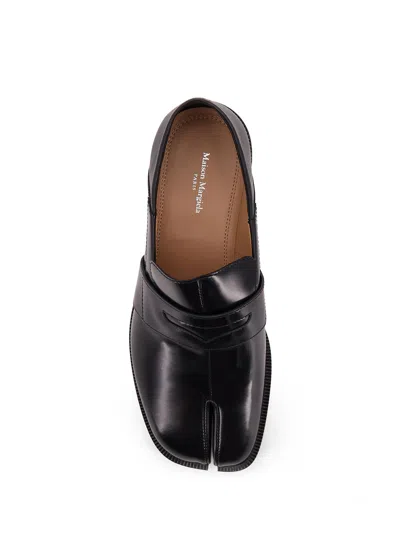 Maison Margiela Split Toe Leather Loafers With Iconic Design In Black