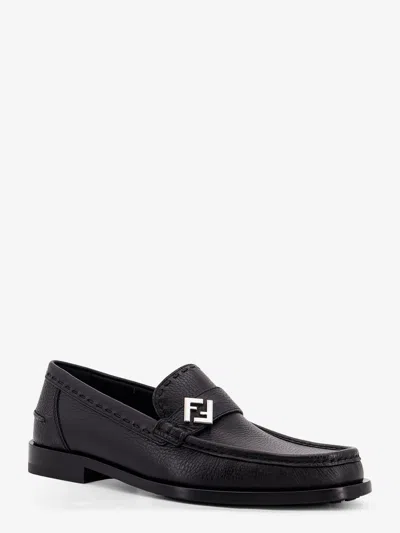 Fendi Round Toe Textured Leather Loafers In Black