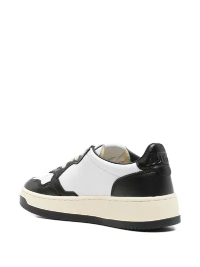 Autry "medalist Low" Leather Sneakers In White