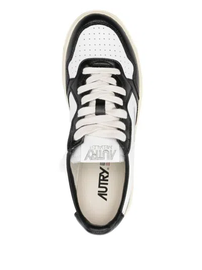 Autry "medalist Low" Leather Sneakers In White