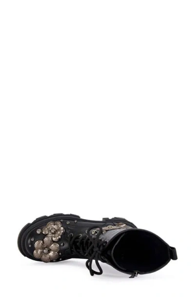 Azalea Wang Orquidea Studded Platform Boot In Black