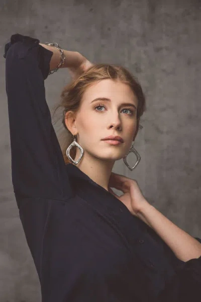 Collection 1304 Grounded Bronze Earrings In Brown