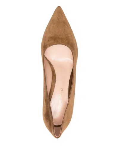 Gianvito Rossi Gianvito 85 Suede Pumps In Brown