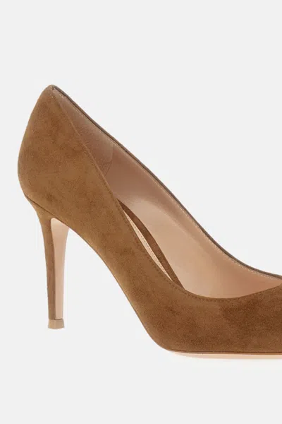 Gianvito Rossi Gianvito 85 Suede Pumps In Brown