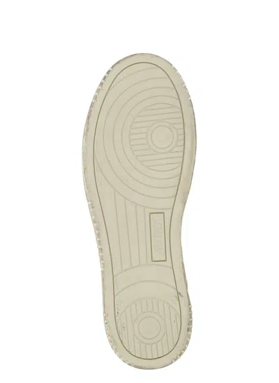 Autry Leather Super Vintage Low Sneakers In Neutral