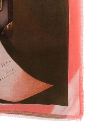 字母印花流苏边围巾