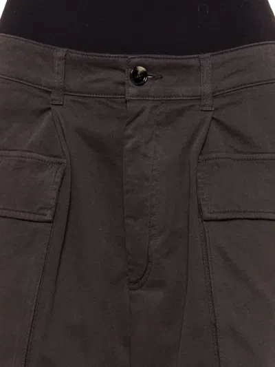 True Avenue Cargo-pocket Shorts In Brown
