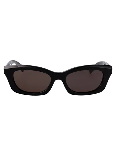 Alexander Mcqueen Geometric-frame Sunglasses In Black