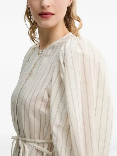 泡泡袖条纹罩衫