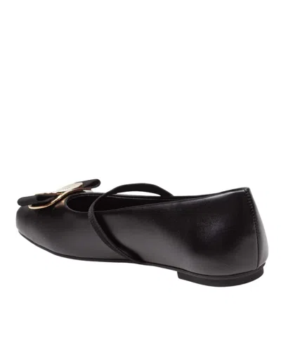 Ferragamo New Vara Plate Ballet Flat Shoes In Black