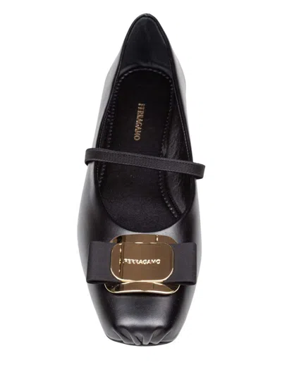Ferragamo New Vara Plate Ballet Flat Shoes In Black