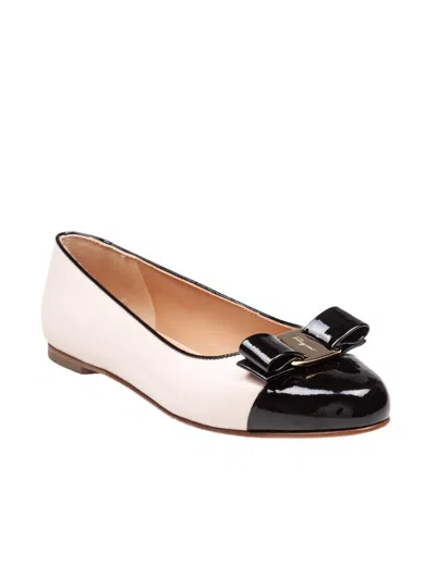 Ferragamo Round Toe Ballerina Shoes With Bow Detail In Black