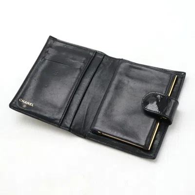 Pre-owned Chanel Black Patent Leather Wallet (bi-fold) ()