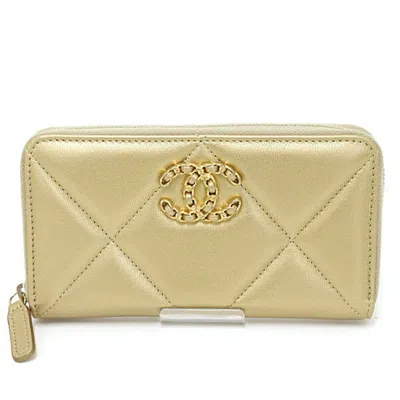 Pre-owned Chanel Gold Leather Wallet (bi-fold) ()
