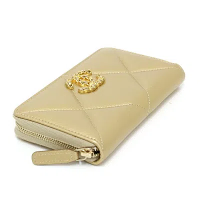 Pre-owned Chanel Gold Leather Wallet (bi-fold) ()