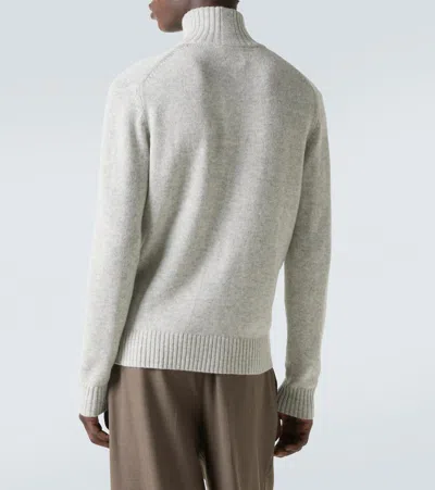 羊毛与羊绒高领毛衣