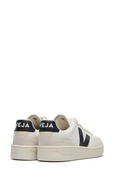 Veja V-10 Panelled Lace-up Sneakers In Multi