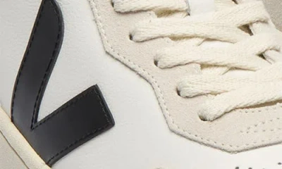 Veja V-10 Panelled Lace-up Sneakers In Multi