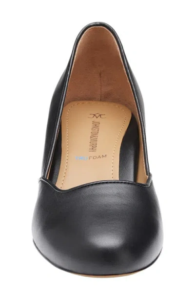 Johnston & Murphy Sienna Pump In Black