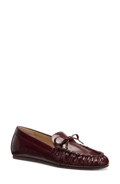 Stuart Weitzman Britt Crinkled Patent Leather Bow Loafers In Purple