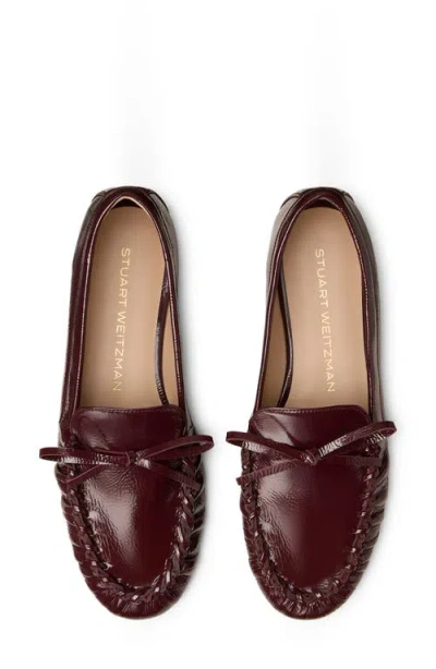 Stuart Weitzman Britt Crinkled Patent Leather Bow Loafers In Purple