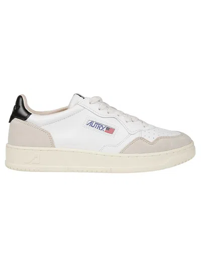 Autry Medalist Low Sneakers In Leather And Suede In White