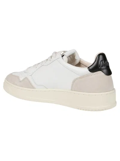 Autry Medalist Low Sneakers In Leather And Suede In White