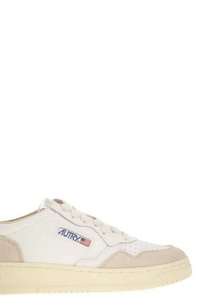 Autry Medalist Low Sneakers In White And Burgundy Suede And Leather In White