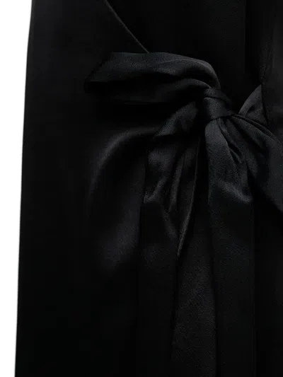 挂脖裹身式设计超长连衣裙