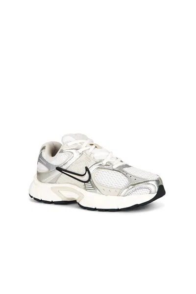 Nike V5 Runner Sneaker In White