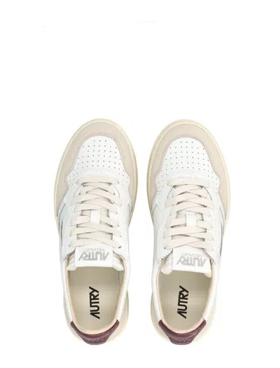 Autry Low Sneaker With Contrast Heel Tab In White