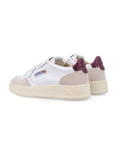 Autry Low Sneaker With Contrast Heel Tab In White