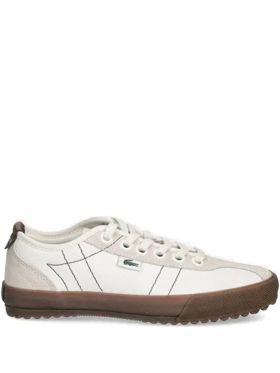 同色系缝线细节运动鞋