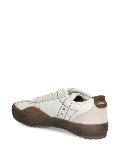 同色系缝线细节运动鞋