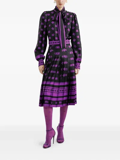 Dolce & Gabbana Dg Logo-print Long Pleated Silk Skirt In Black