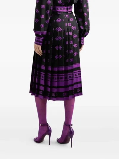 Dolce & Gabbana Dg Logo-print Long Pleated Silk Skirt In Black