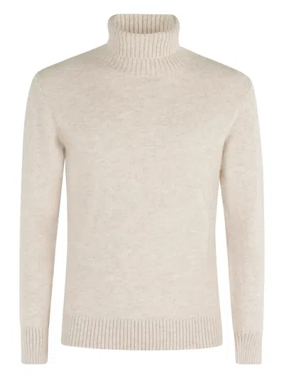 罗纹下摆高领毛衣