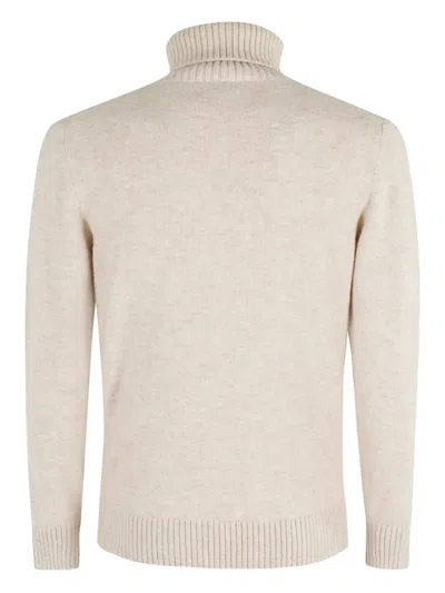 罗纹下摆高领毛衣