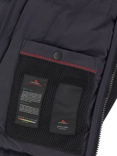 抽绳连帽绗缝夹克