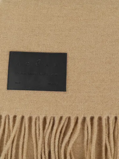 标贴流苏边围巾