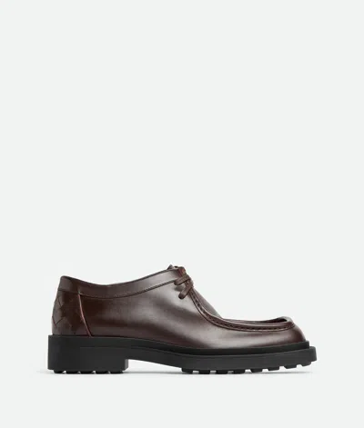 Bottega Veneta Round Toe Leather Lace-up Shoes For Men In Brown