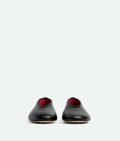 Bottega Veneta Sofia Glossed-leather Point-toe Ballet Flats In Black
