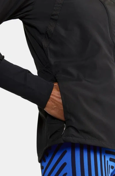 Craft Adv Essence Wind Jacket In Black